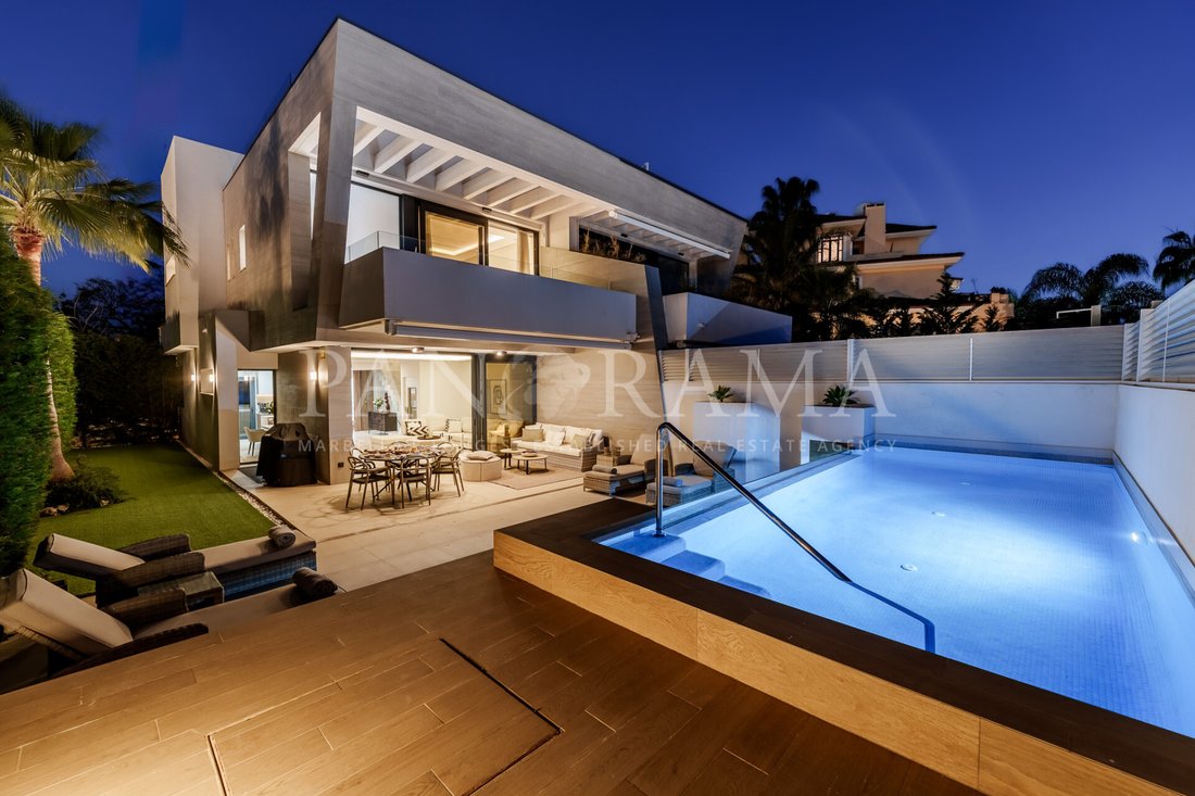 Villa in Puerto Banus, Marbella, Spain 1 - 15724792