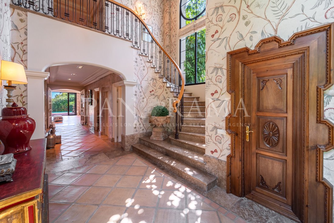 Villa in Guadalmina Baja, San Pedro de Alcantara, Spain 2 - 16372316