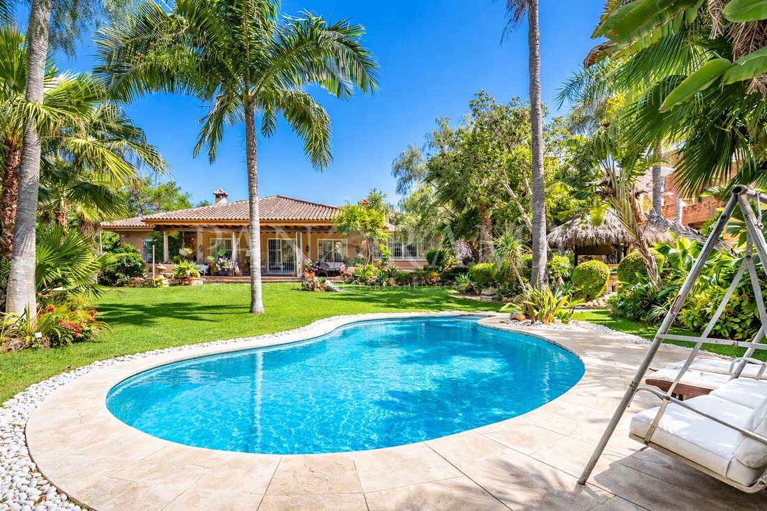 Villa in Nueva Andalucia, Marbella, Spain 1 - 17435744
