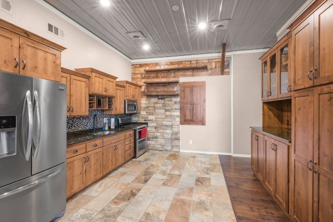House in Austin, Minnesota, United States 3 - 18022076