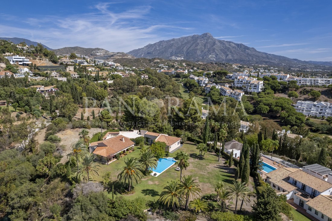 Villa in La Quinta, Benahavis, Andalusia 1 - 15709966