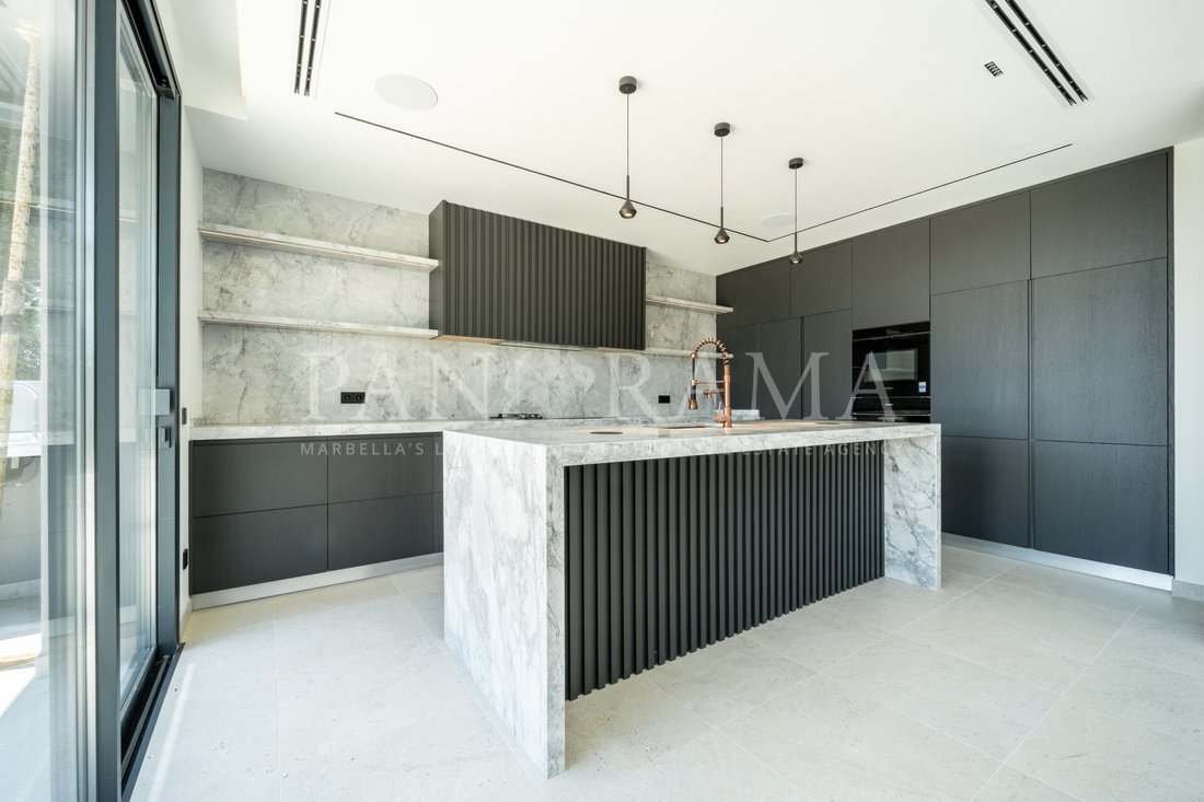 Villa in Elviria-Cabopino, Marbella, Spain 4 - 16026740