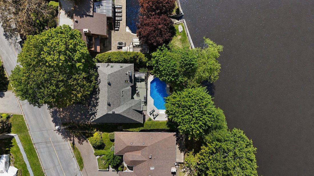 House in Montréal, Quebec, Canada 3 - 18021787