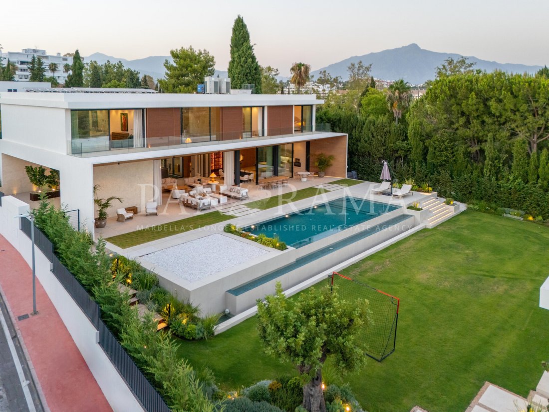 Villa in Guadalmina Alta, San Pedro de Alcantara, Spain 1 - 16398756