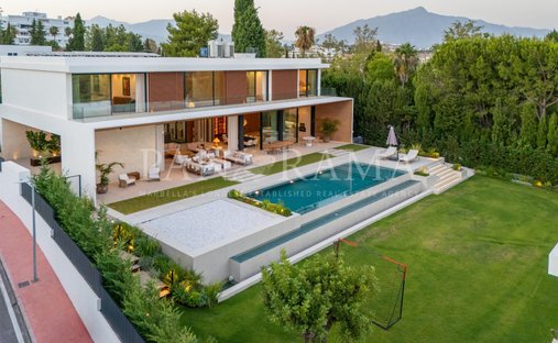 Villa in Guadalmina Alta, San Pedro de Alcantara, Spain 1
