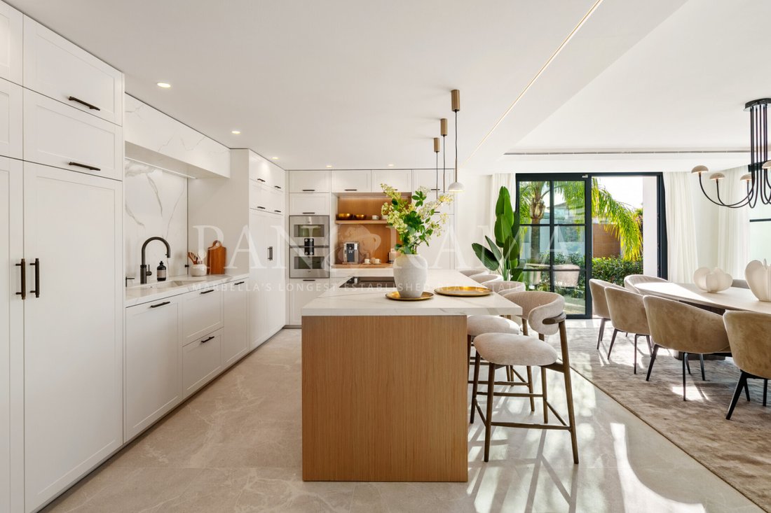 Villa in La Quinta, Benahavis, Andalusia 5 - 16815128