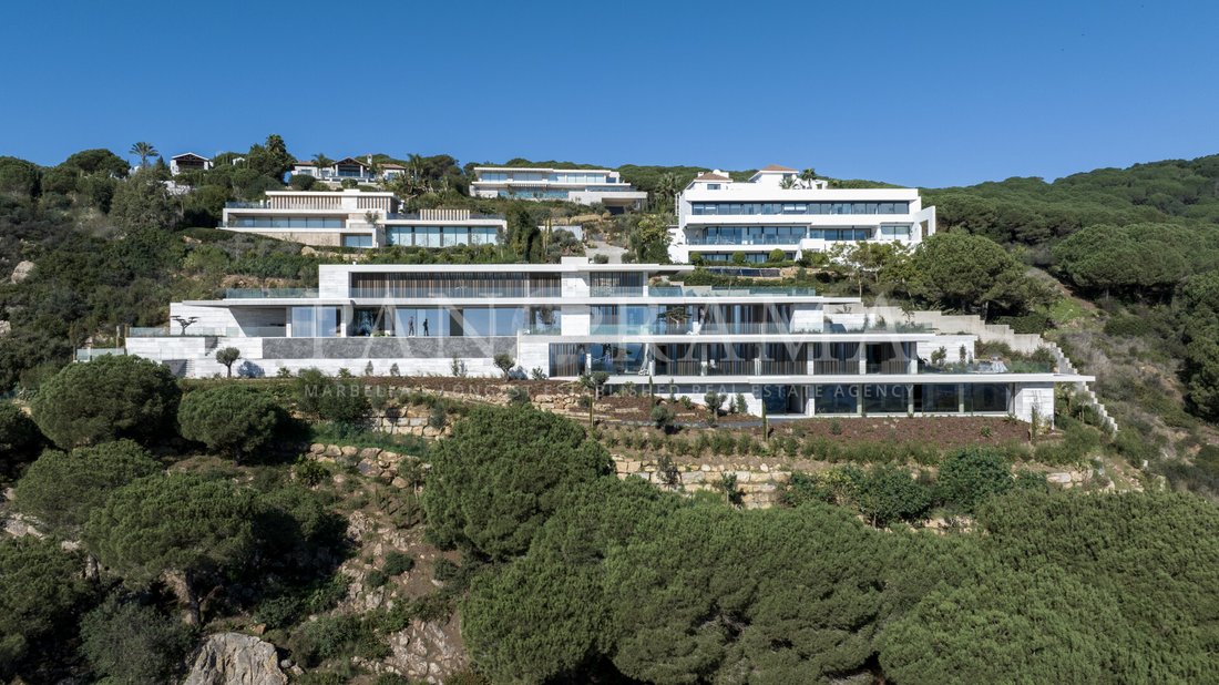 Villa in Sotogrande, San Roque, Andalusia 2 - 17099695
