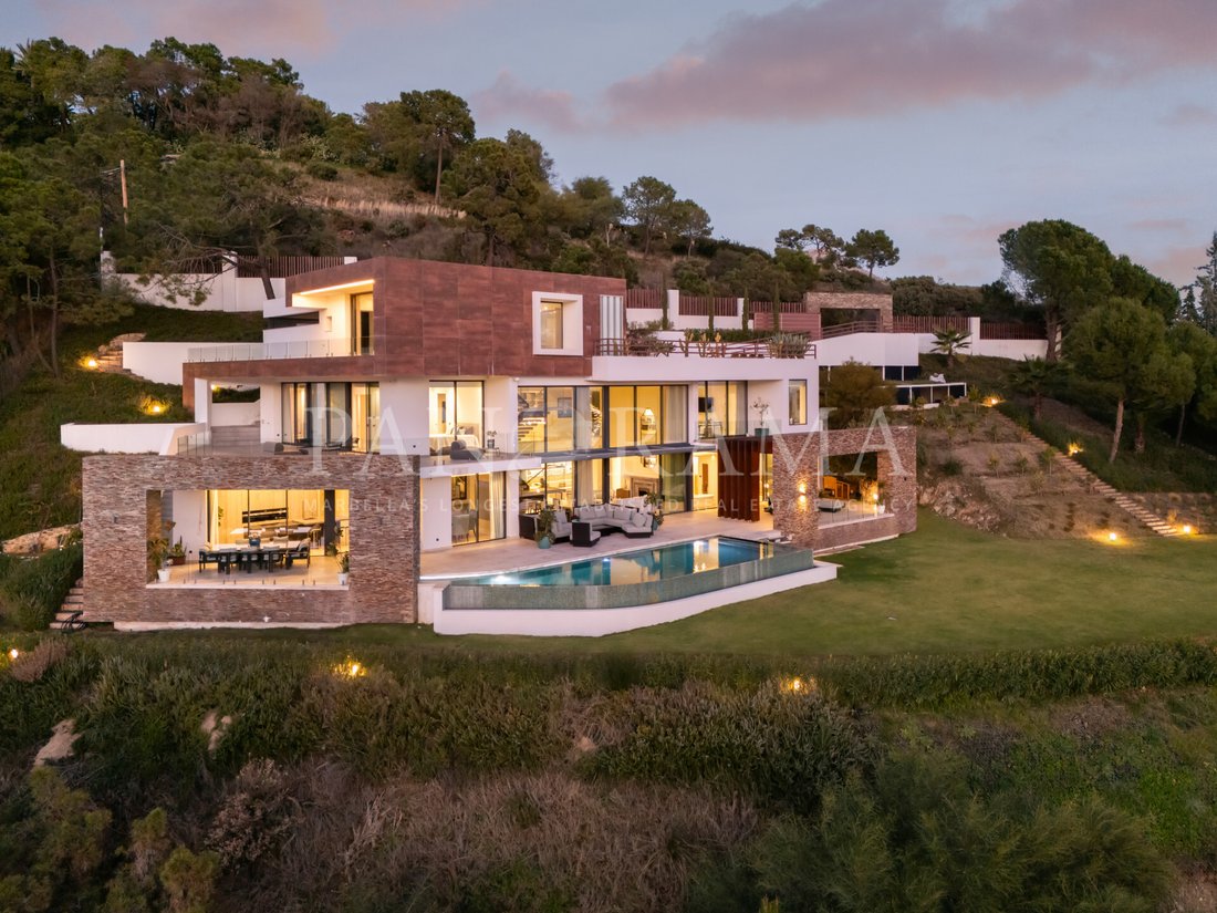 Villa in El Madroñal, Benahavis, Spain 1 - 17235166