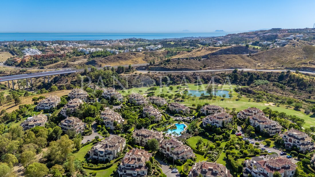 Penthouse in Benahavis, Andalusia, Spain 5 - 16098965