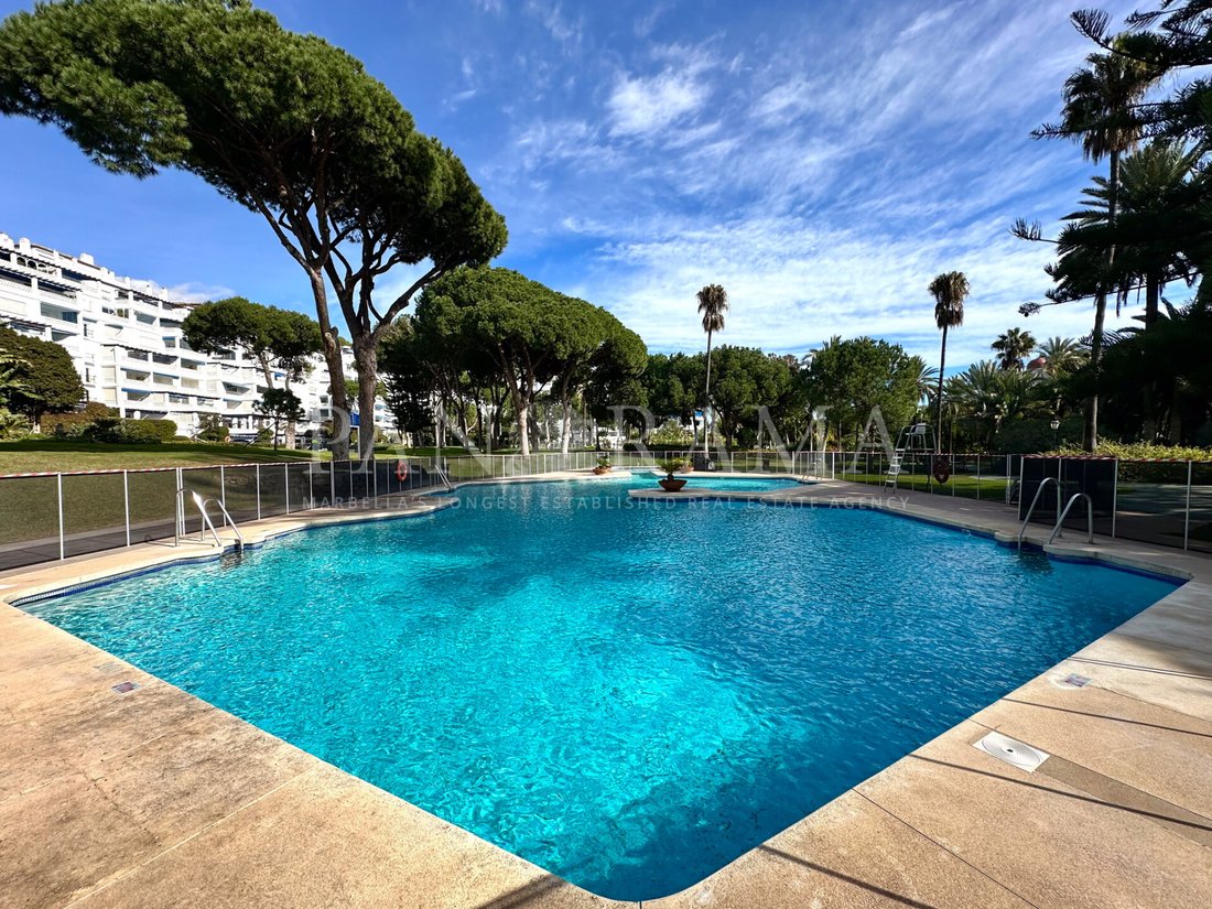 Apartment in Puerto Banus, Marbella, Spain 3 - 17003662