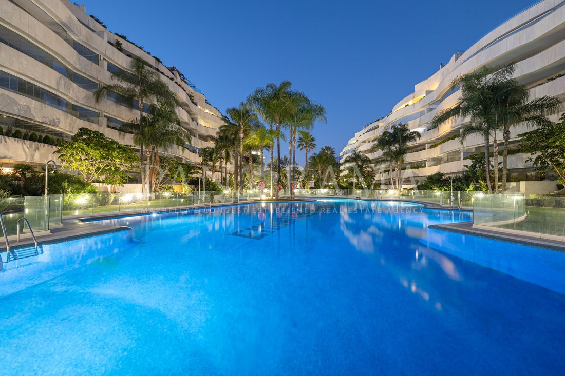 Apartment in Puerto Banus, Marbella, Spain 1 - 17930451