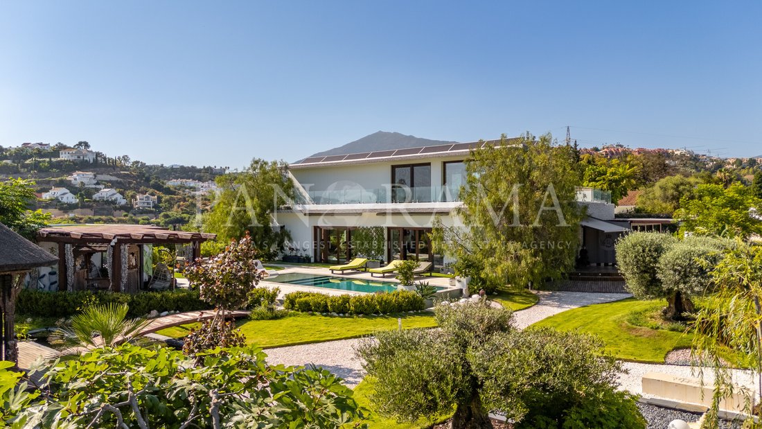 Villa in La Quinta, Benahavis, Andalusia 1 - 15888912