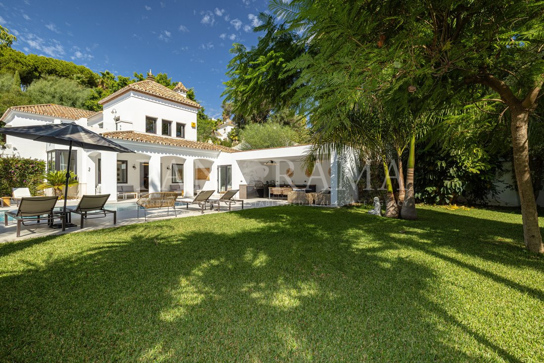 Villa in El Paraíso, Benahavis, Spain 1 - 16862203