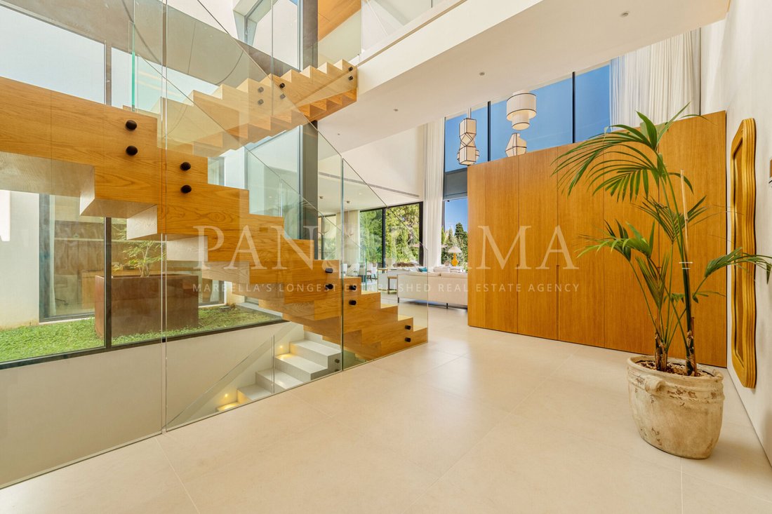 Villa in Guadalmina Alta, San Pedro de Alcantara, Spain 5 - 16398756