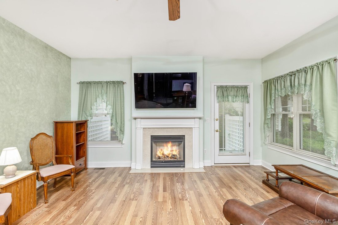 Condo in Stony Brook, New York, United States 5 - 18022078