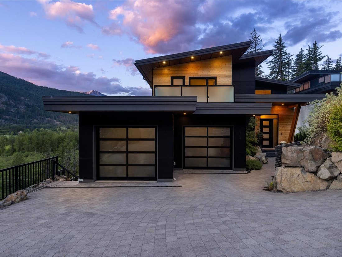 House in Pemberton, British Columbia, Canada 1 - 18021780