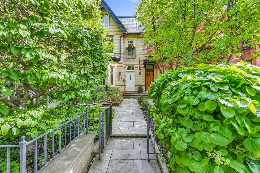 House in Toronto, Ontario, Canada 3 - 18022111