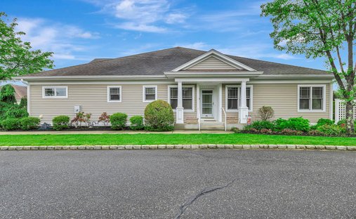 Condo in Stony Brook, New York, United States 1