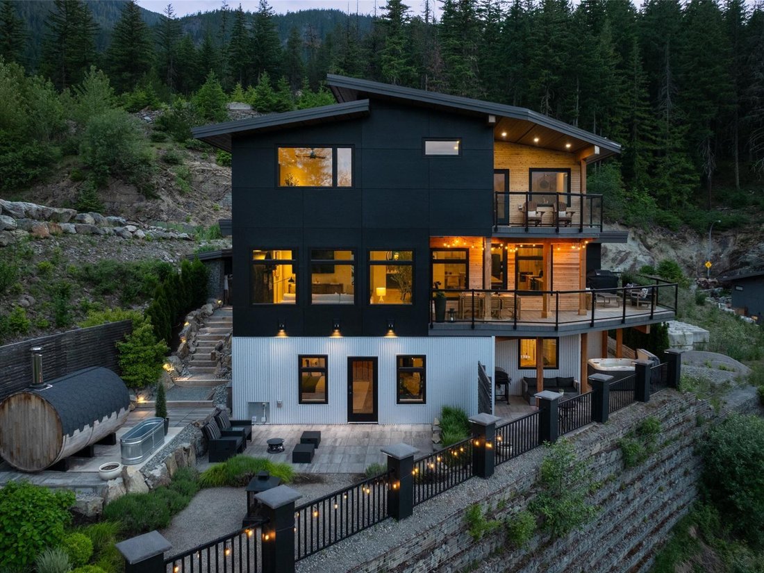 House in Pemberton, British Columbia, Canada 2 - 18021780