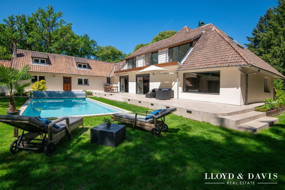 House in Ouest, Lamorlaye, France 1 - 18021967