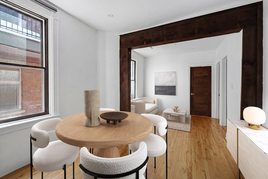 House in Montréal, Quebec, Canada 5 - 18022087