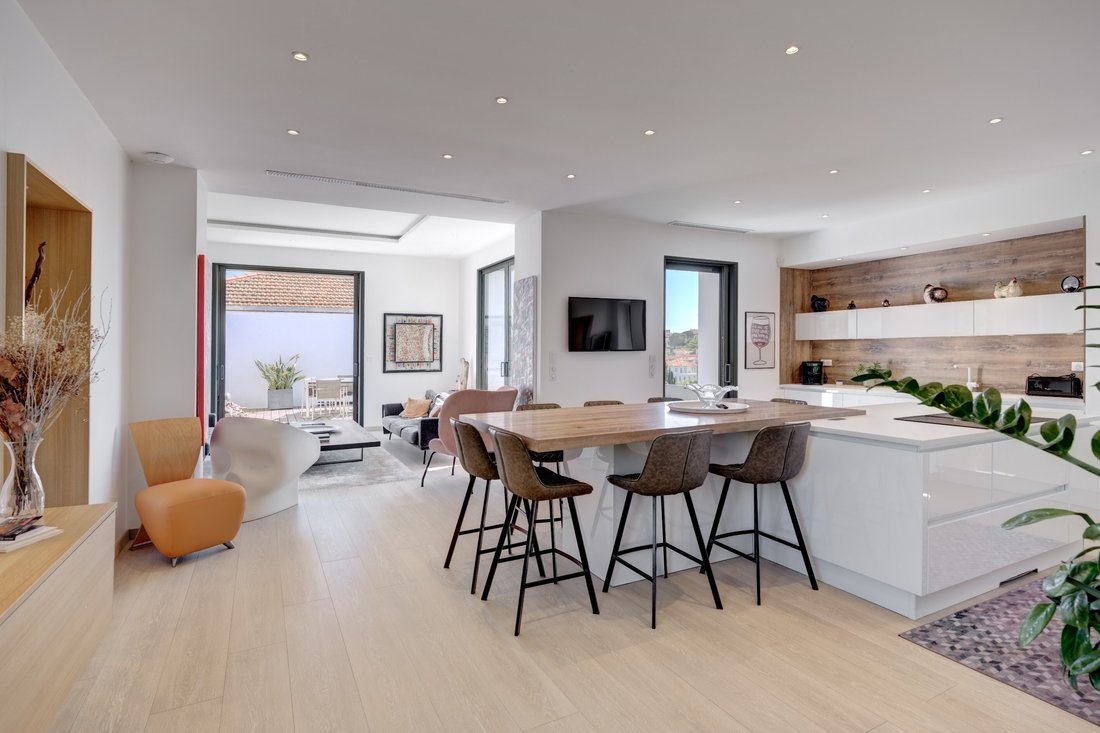 Townhouse in Saint Nicolas, Cannes, France 3 - 18022107