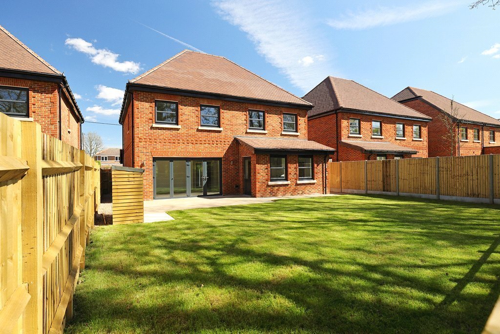 House in Chiddingfold, England 3 - 18012701