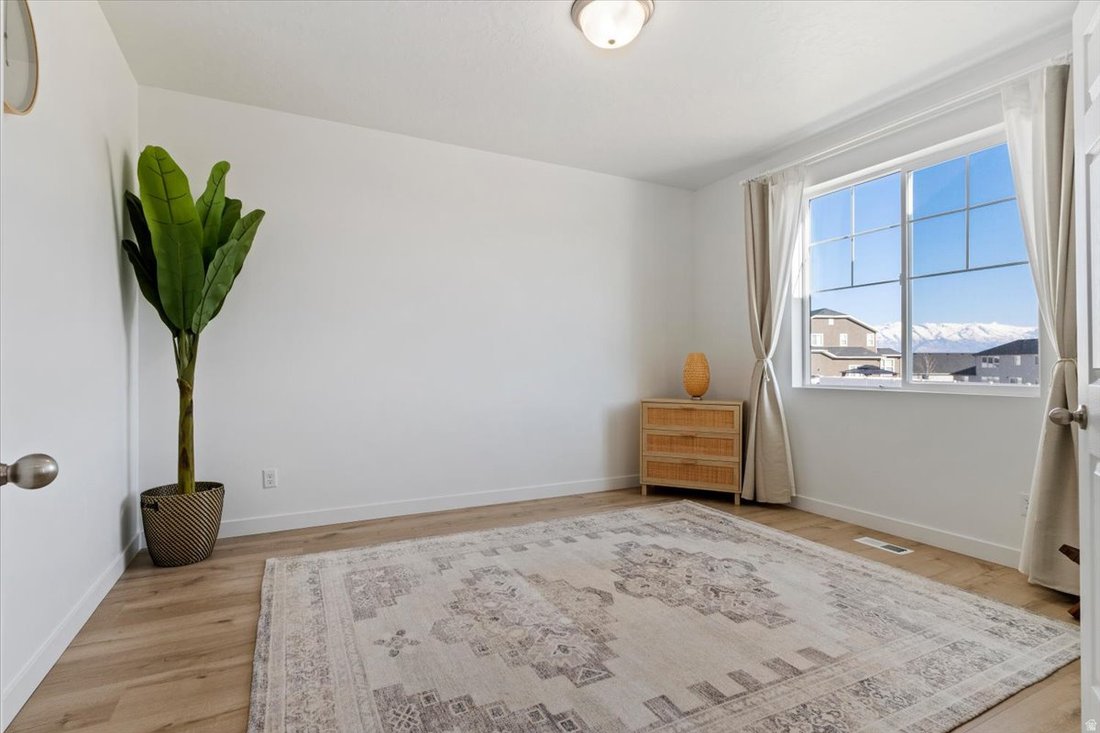 House in Saratoga Springs, Utah, United States 5 - 18022401