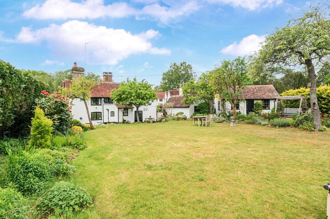 House in Elstead, England 4 - 18022454