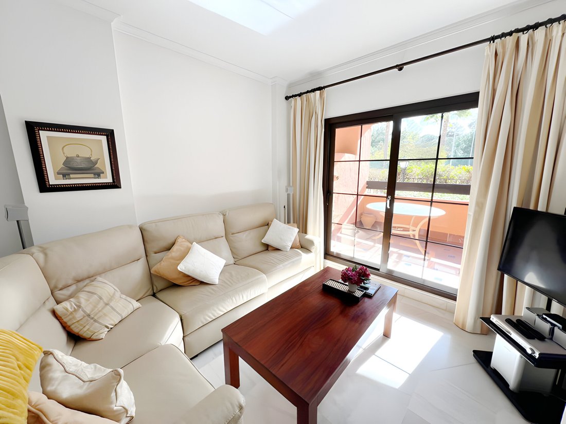 Apartment in Atalaya-Isdabe, Estepona, Andalusia 2 - 15614208