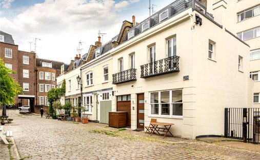 House in Hyde Park, Westminster, England 1