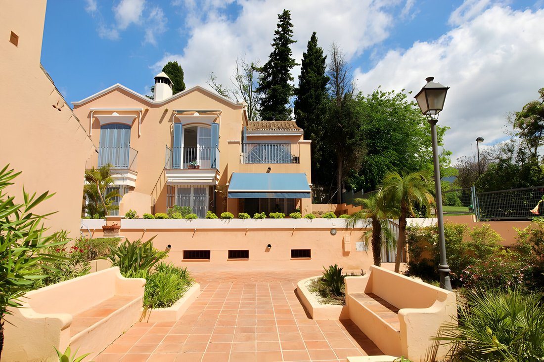 Townhouse in Marbella, Andalusia, Spain 1 - 15614212