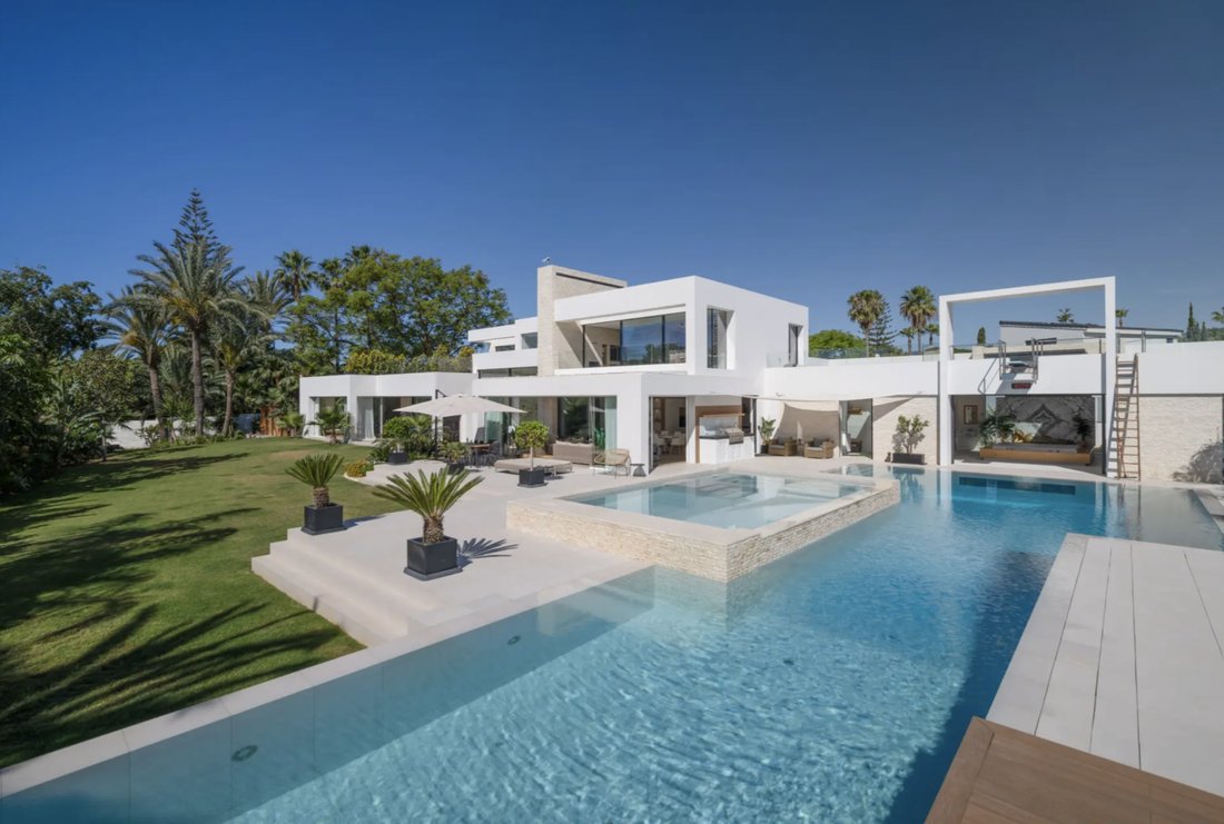 Villa in Cancelada, Estepona, Andalusia 1 - 16163687