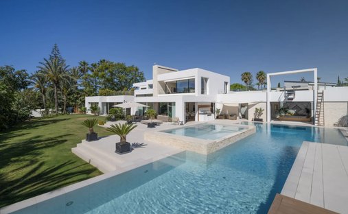 Villa in Cancelada, Estepona, Andalusia 1