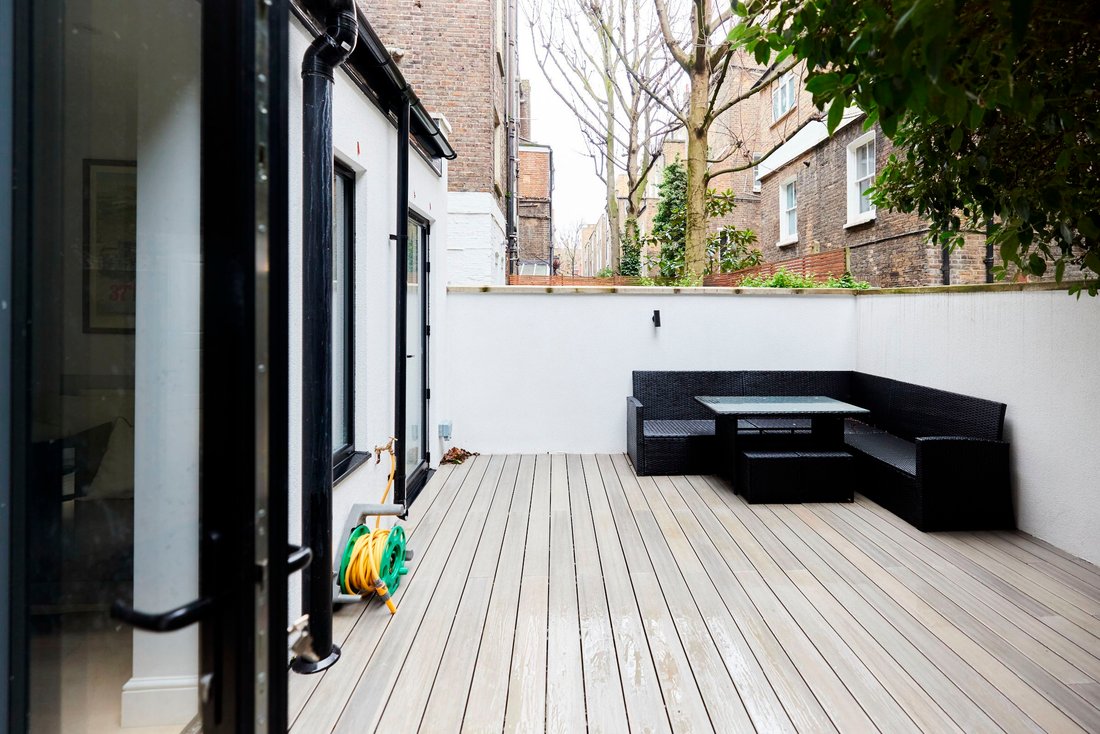 Apartment in Barons Court, Hammersmith and Fulham, England 2 - 18022429