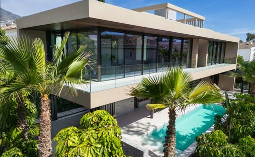 Villa in Golden Mile, Andalusia, Spain 1