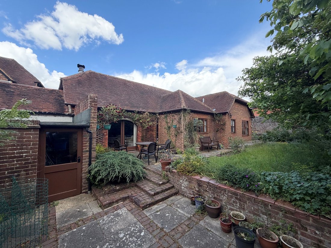 House in Wonersh, England 2 - 17396003