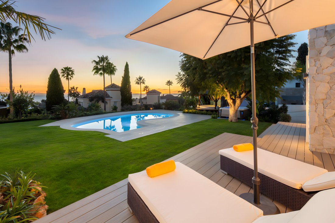 Villa in Elviria-Cabopino, Marbella, Spain 4 - 17082873