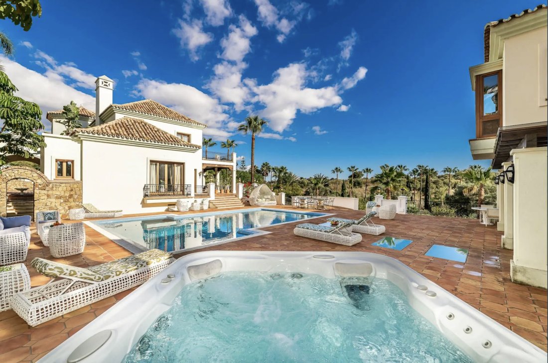 Villa in El Paraíso, Benahavis, Spain 3 - 16163511
