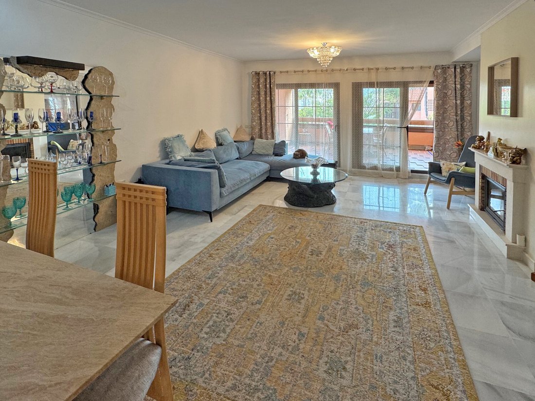 Apartment in Atalaya-Isdabe, Estepona, Andalusia 4 - 17914355