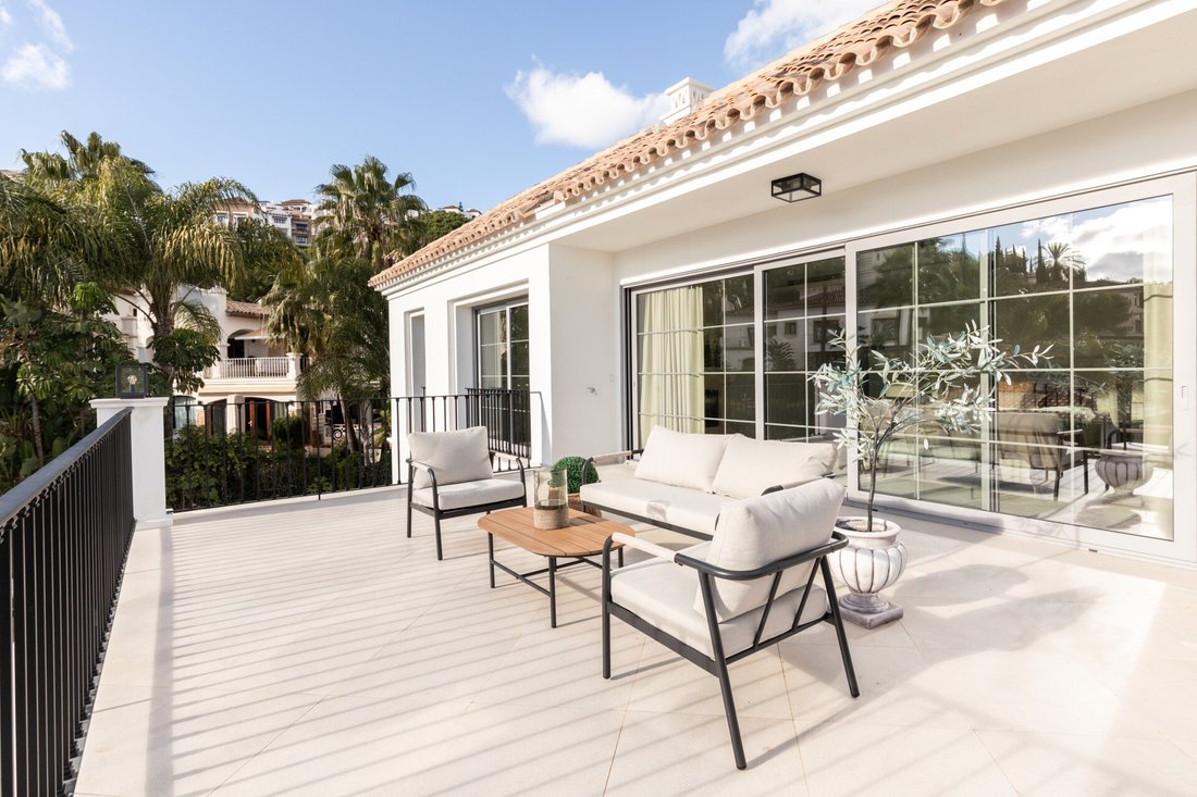 Villa in Benahavis, Andalusia, Spain 1 - 17914335