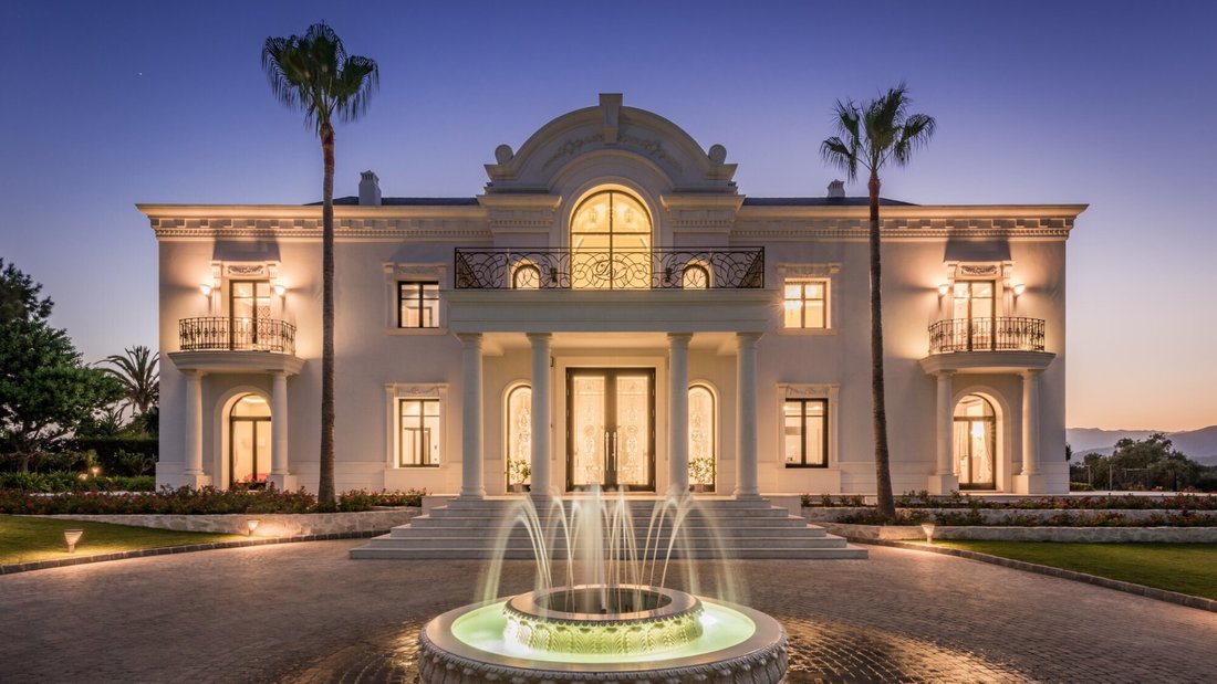 Villa in Elviria-Cabopino, Marbella, Spain 1 - 12015136