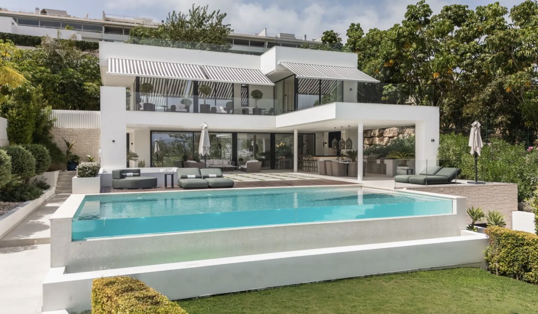 Villa in Nueva Andalucia, Marbella, Spain 1 - 16162841