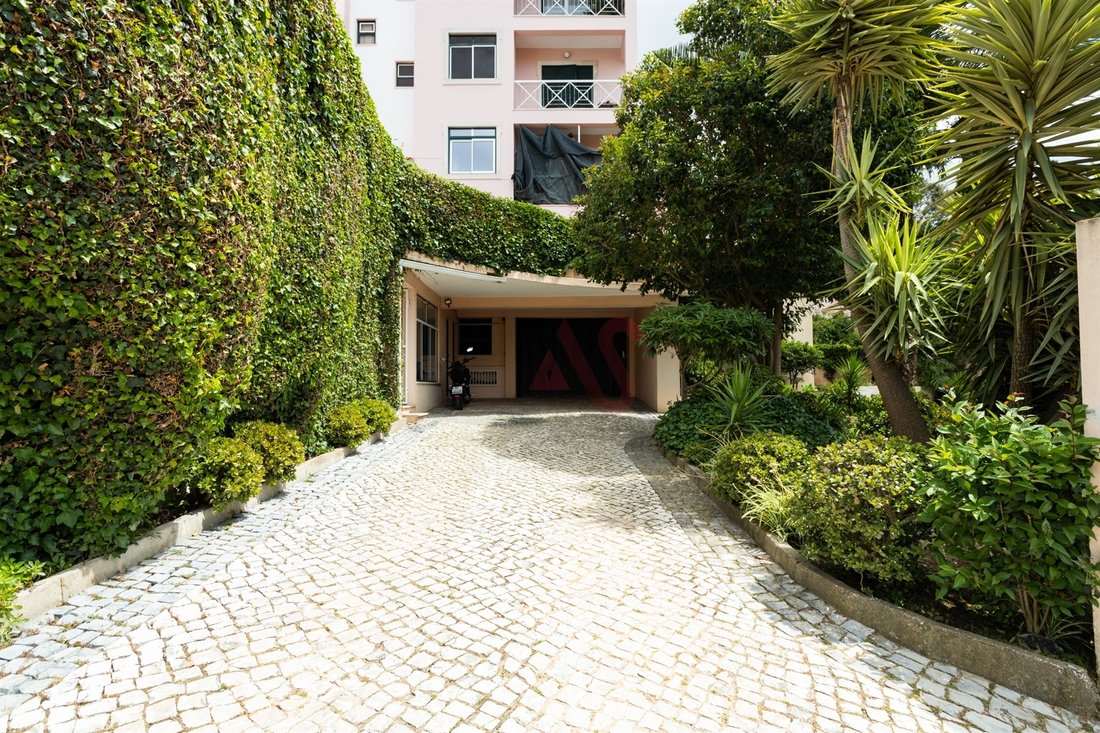 Apartment in Estoril, Cascais e Estoril, Lisbon 4 - 18022379