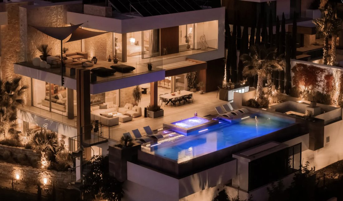 Villa in La Quinta, Benahavis, Andalusia 2 - 16163867
