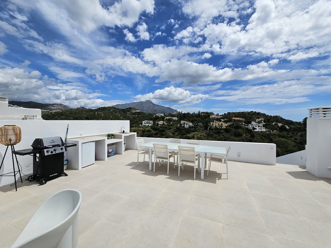 Apartment in La Quinta, Benahavis, Andalusia 2 - 15610981