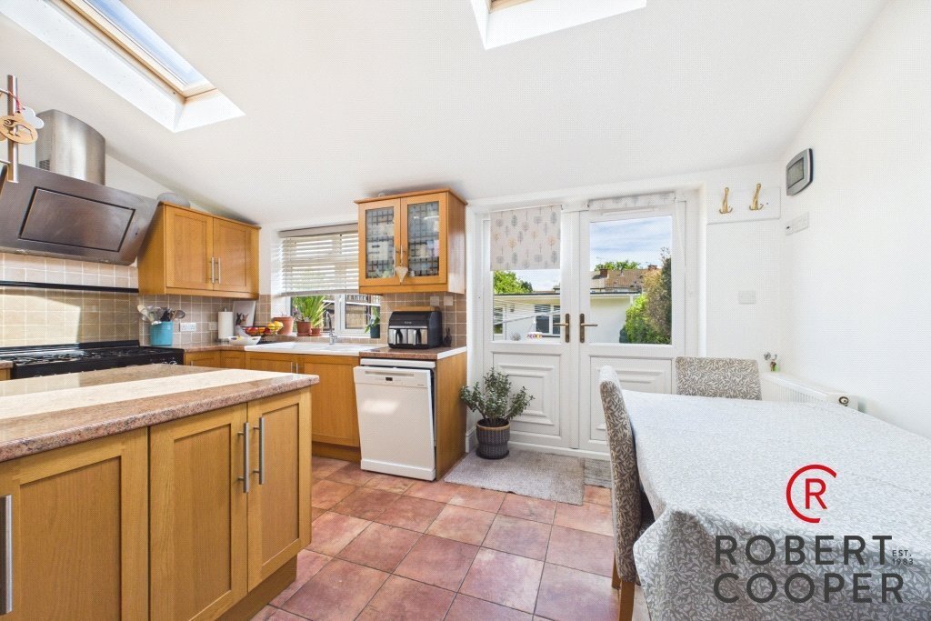 House in Roxborough Park, Harrow, England 2 - 18022229