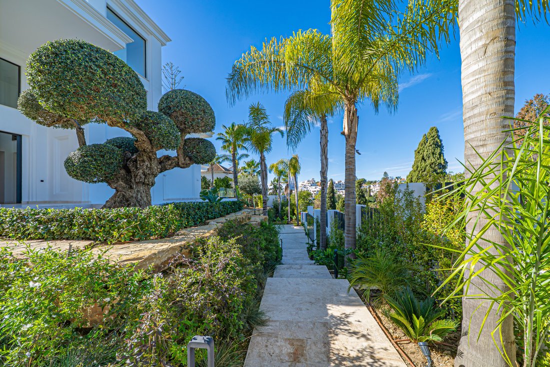 Villa in Marbella, Andalusia, Spain 2 - 11305395