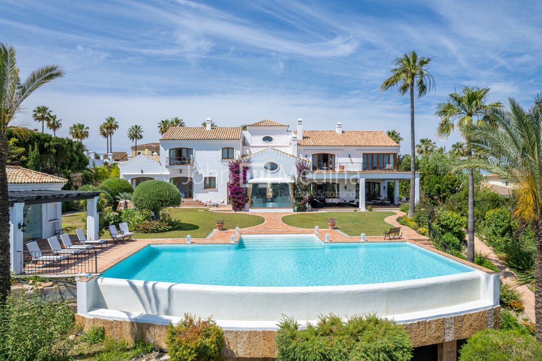 Villa in Sotogrande, San Roque, Andalusia 1 - 17443574