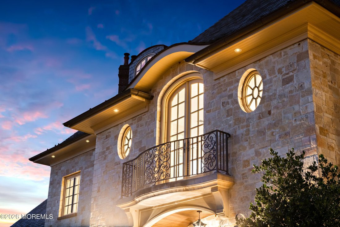 House in Colts Neck, New Jersey, United States 4 - 18022324
